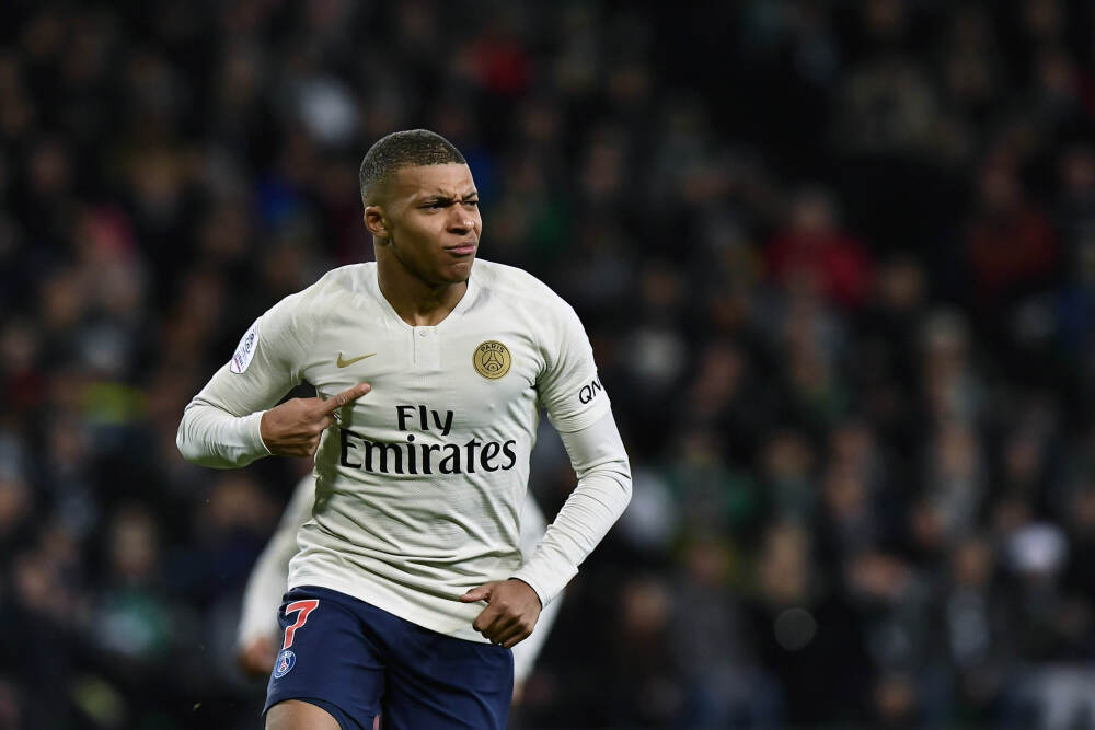 媒体人：徐正源此前最新年薪税前280万美元 应该并不是中超最高的